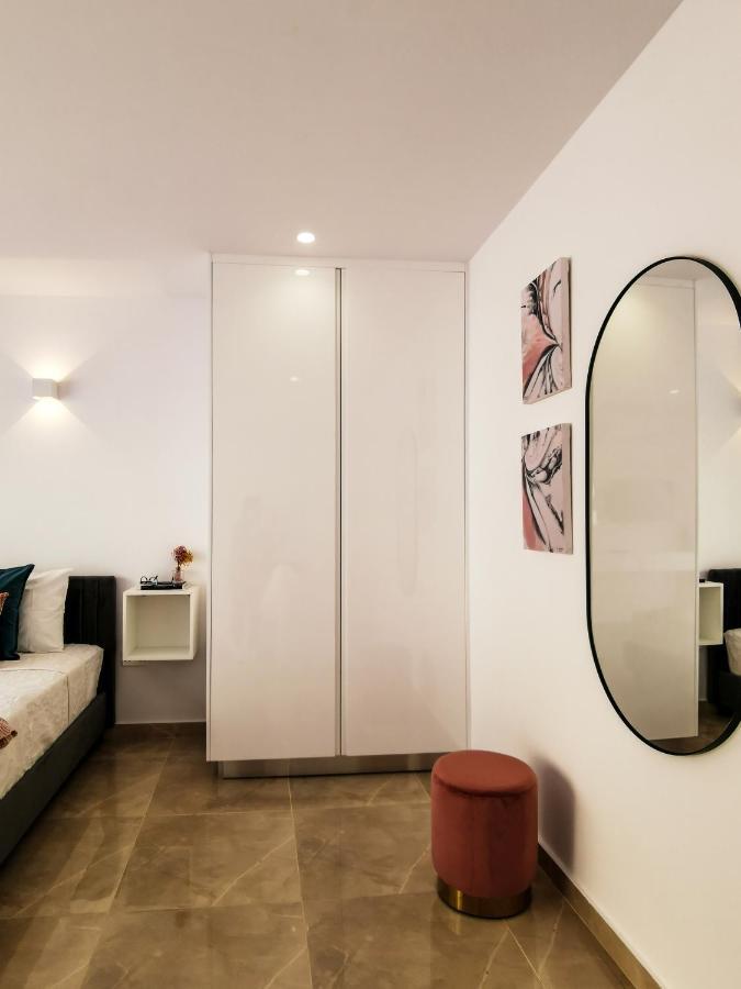 Phaedrus Living: Luxury Maisonette Lighthouse 60 Paphos Bagian luar foto