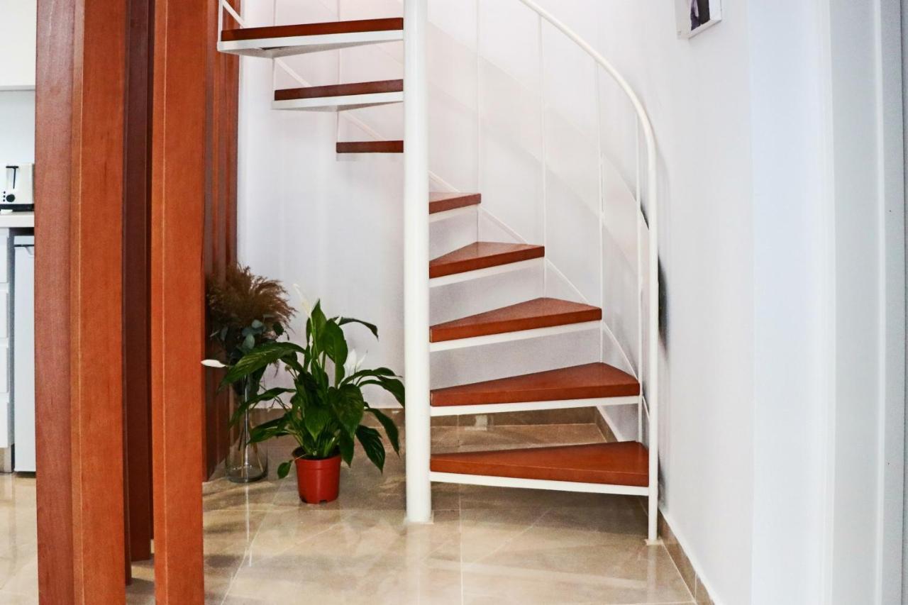 Phaedrus Living: Luxury Maisonette Lighthouse 60 Paphos Bagian luar foto