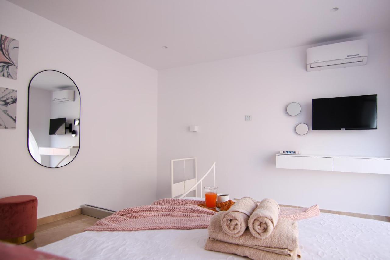 Phaedrus Living: Luxury Maisonette Lighthouse 60 Paphos Bagian luar foto