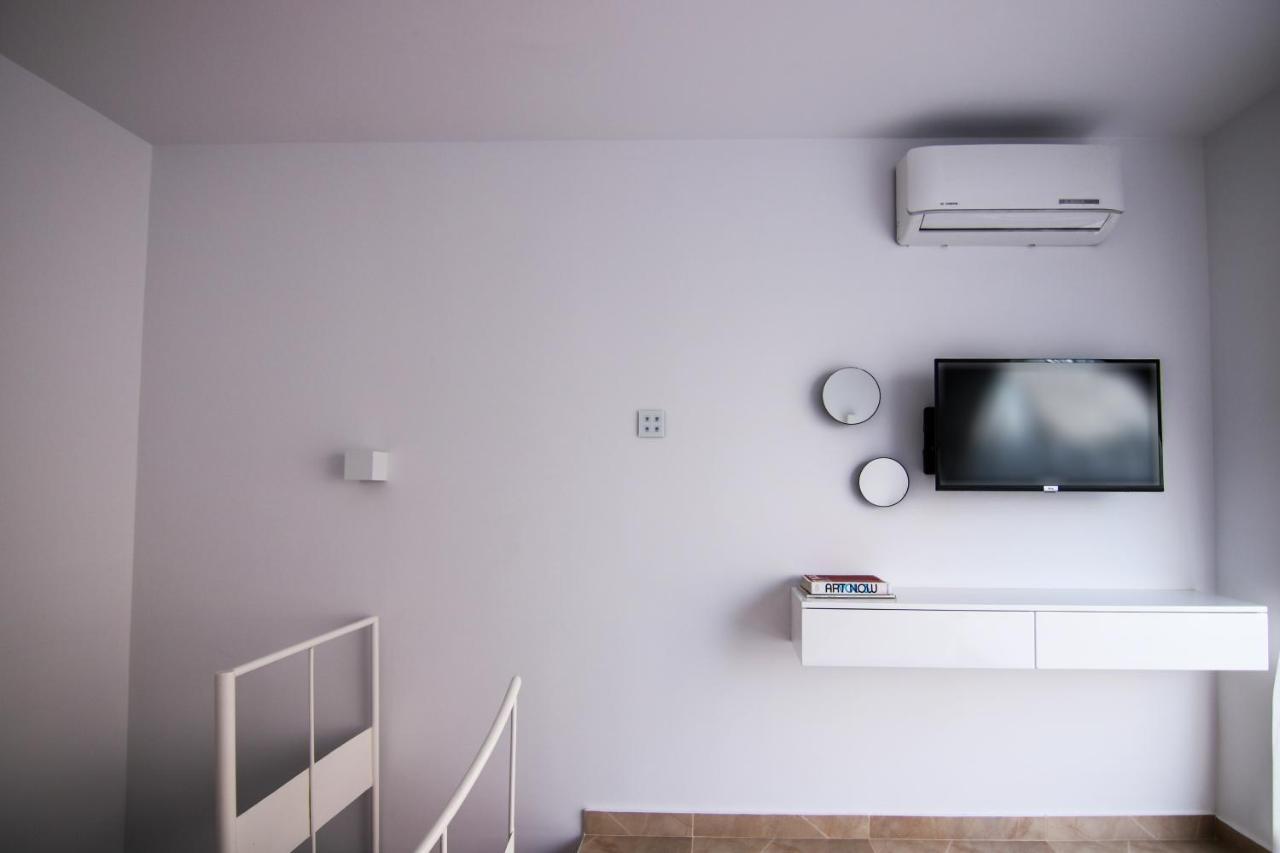 Phaedrus Living: Luxury Maisonette Lighthouse 60 Paphos Bagian luar foto